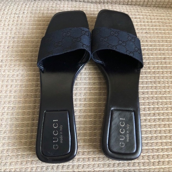 AUTHENTIC MONOGRAM GUCCI SANDAL - Picture 8 of 9